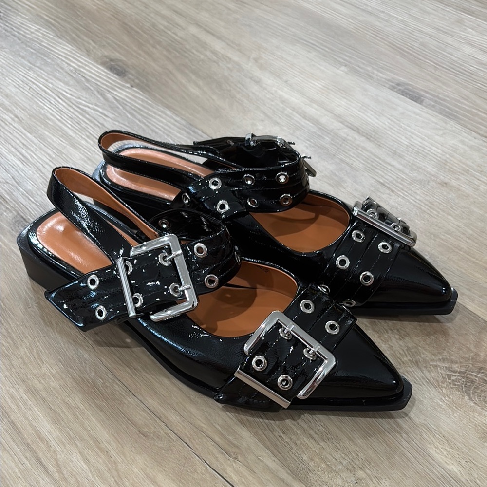NEW Women’s Buckle Ballet Flats